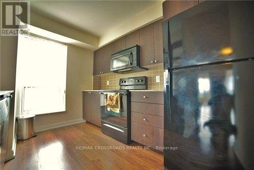 1102 - 151 Village Green Square, Toronto, ON - Indoor Photo Showing Kitchen