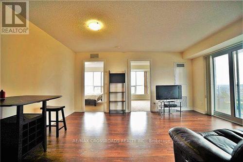 1102 - 151 Village Green Square, Toronto, ON - Indoor Photo Showing Living Room