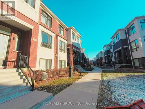 33 Thomas Armstrong Lane, Richmond Hill, ON - Outdoor With Facade