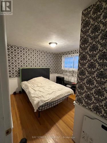 125 Loyalist Drive, Hamilton, ON - Indoor Photo Showing Bedroom