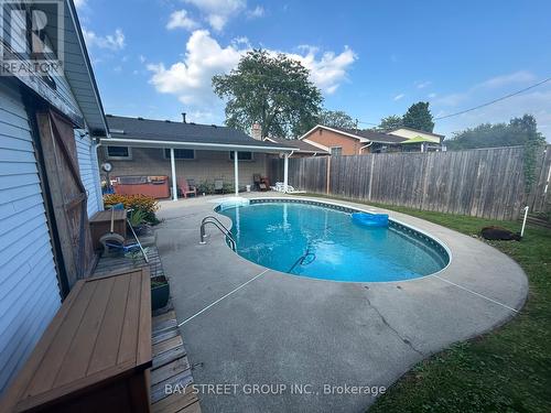 125 Loyalist Drive, Hamilton, ON - Outdoor With In Ground Pool