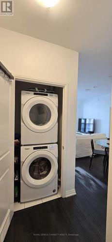 427 - 99 Eagle Rock Way, Vaughan, ON - Indoor Photo Showing Laundry Room