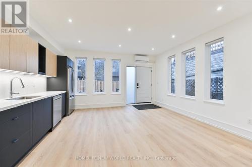 Main - 995 Dufferin Street, Toronto, ON - Indoor Photo Showing Kitchen