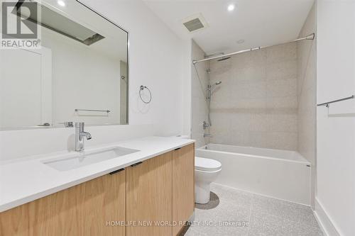 Main - 995 Dufferin Street, Toronto, ON - Indoor Photo Showing Bathroom