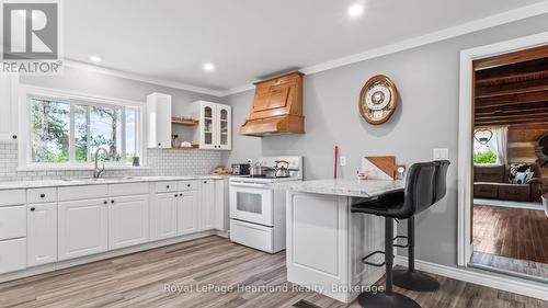 341149 Grey Rd 28 Road, West Grey, ON - Indoor Photo Showing Kitchen