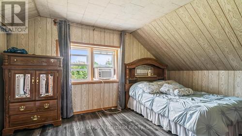 341149 Grey Rd 28 Road, West Grey, ON - Indoor Photo Showing Bedroom