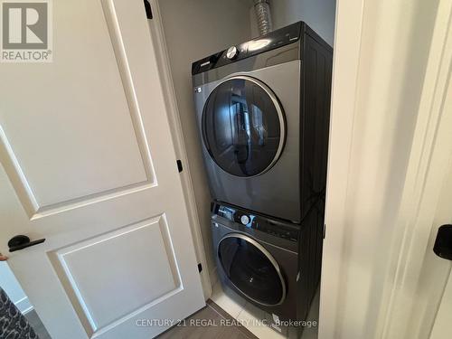 429 - 2343 Khalsa Gate, Oakville, ON - Indoor Photo Showing Laundry Room