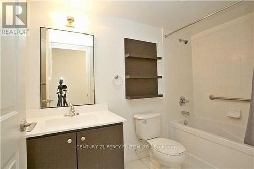 509 - 2015 Sheppard Avenue E, Toronto, ON - Indoor Photo Showing Bathroom