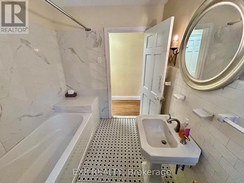 274 Island Park Drive, Ottawa, ON - Indoor Photo Showing Bathroom