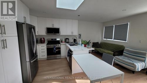 Upper - 261 Soudan Avenue, Toronto, ON - Indoor Photo Showing Kitchen With Stainless Steel Kitchen