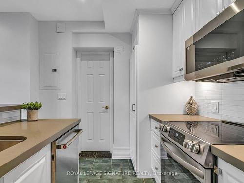 B-299 Davenport Rd, Toronto, ON - Indoor Photo Showing Kitchen