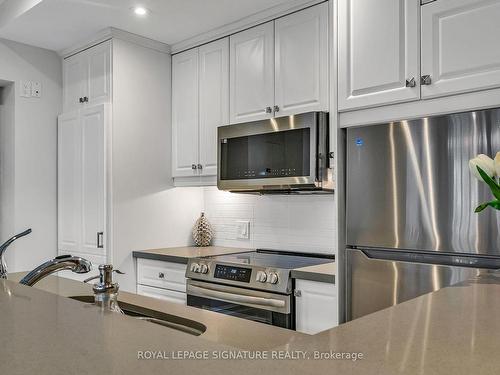 B-299 Davenport Rd, Toronto, ON - Indoor Photo Showing Kitchen