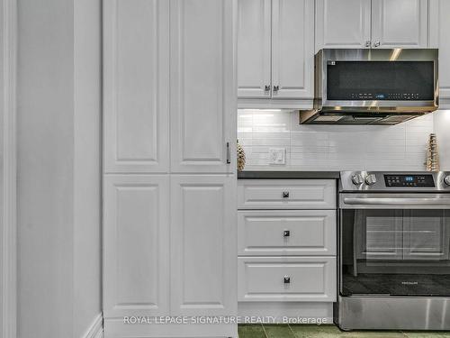 B-299 Davenport Rd, Toronto, ON - Indoor Photo Showing Kitchen