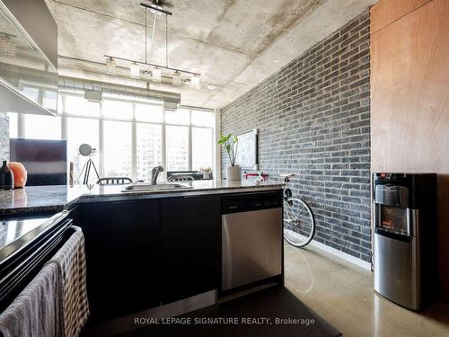 1111-150 Sudbury St, Toronto, ON - Indoor Photo Showing Kitchen