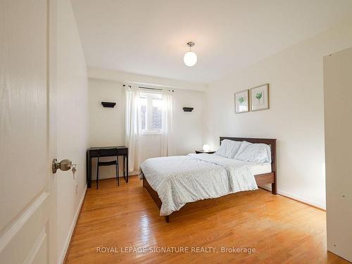 570 Louis Dr, Mississauga, ON - Indoor Photo Showing Bedroom