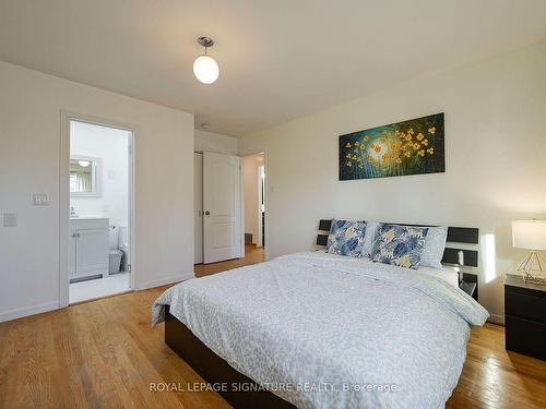 570 Louis Dr, Mississauga, ON - Indoor Photo Showing Bedroom