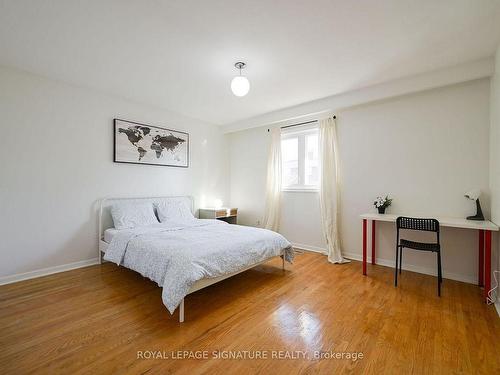 570 Louis Dr, Mississauga, ON - Indoor Photo Showing Bedroom