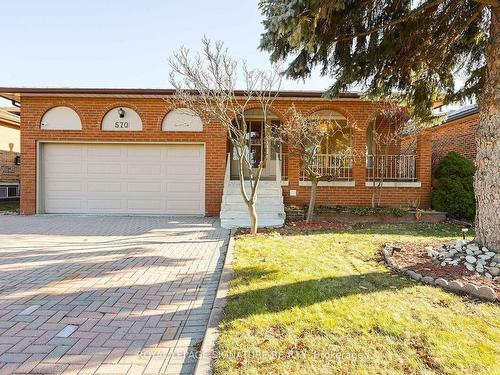 570 Louis Dr, Mississauga, ON - Outdoor