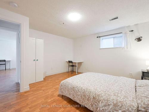 570 Louis Dr, Mississauga, ON - Indoor Photo Showing Bedroom