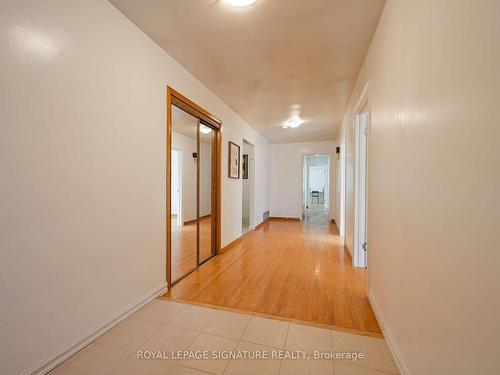 570 Louis Dr, Mississauga, ON - Indoor Photo Showing Other Room