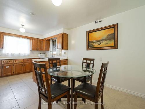 570 Louis Dr, Mississauga, ON - Indoor Photo Showing Dining Room