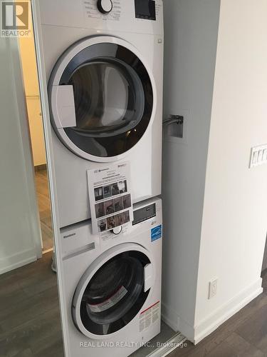 705 - 898 Portage Parkway, Vaughan, ON - Indoor Photo Showing Laundry Room