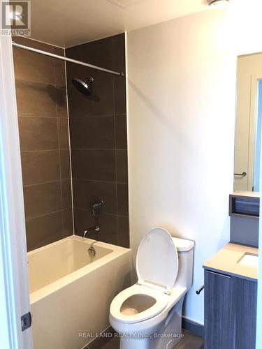 705 - 898 Portage Parkway, Vaughan, ON - Indoor Photo Showing Bathroom