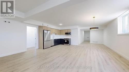 16 - 242 Mount Pleasant Street, Brantford, ON - Indoor Photo Showing Kitchen