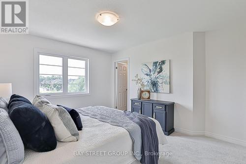 91 Bayardo Drive, Oshawa, ON - Indoor Photo Showing Bedroom