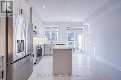 22 - 270 Melody Common, Oakville, ON - Indoor Photo Showing Kitchen