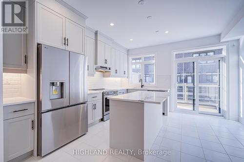 22 - 270 Melody Common, Oakville, ON - Indoor Photo Showing Kitchen