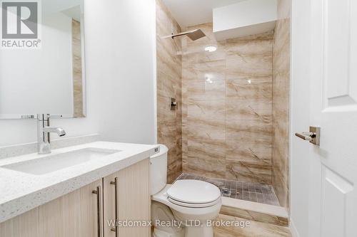 5945 Bentley Common, Niagara Falls (216 - Dorchester), ON - Indoor Photo Showing Bathroom