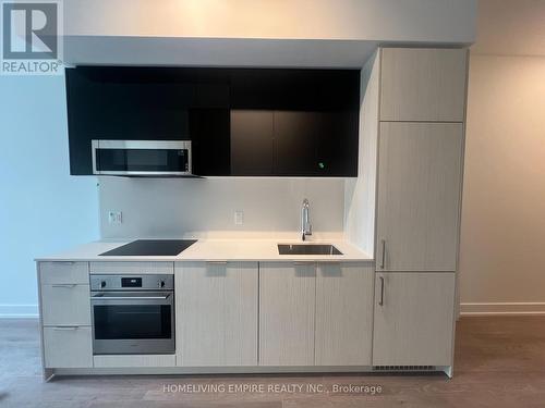 701 - 308 Jarvis Street, Toronto, ON - Indoor Photo Showing Kitchen