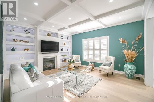 318 Wallace Street, Shelburne, ON - Indoor Photo Showing Living Room With Fireplace