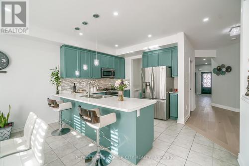 318 Wallace Street, Shelburne, ON - Indoor Photo Showing Kitchen With Stainless Steel Kitchen With Double Sink With Upgraded Kitchen