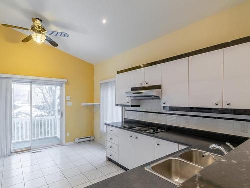 Cuisine - 8974 Crois. Richmond, Brossard, QC - Indoor Photo Showing Kitchen With Double Sink