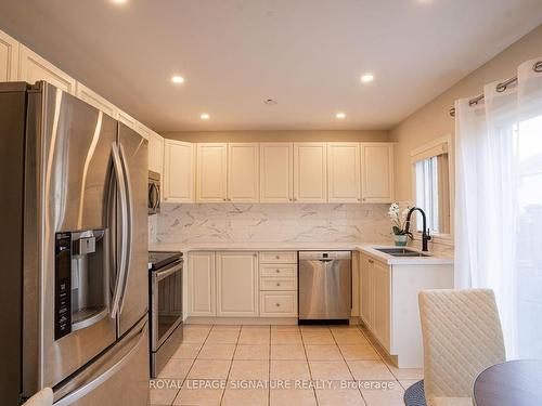 4794 Thomas Alton Blvd E, Burlington, ON - Indoor Photo Showing Kitchen With Double Sink