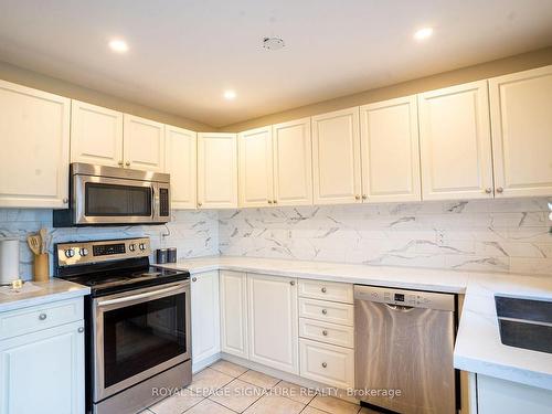 4794 Thomas Alton Blvd E, Burlington, ON - Indoor Photo Showing Kitchen