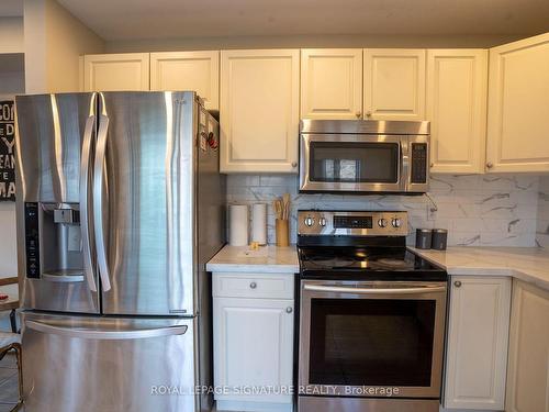 4794 Thomas Alton Blvd E, Burlington, ON - Indoor Photo Showing Kitchen