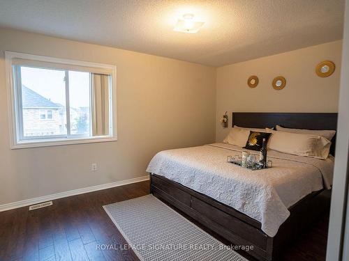 4794 Thomas Alton Blvd E, Burlington, ON - Indoor Photo Showing Bedroom