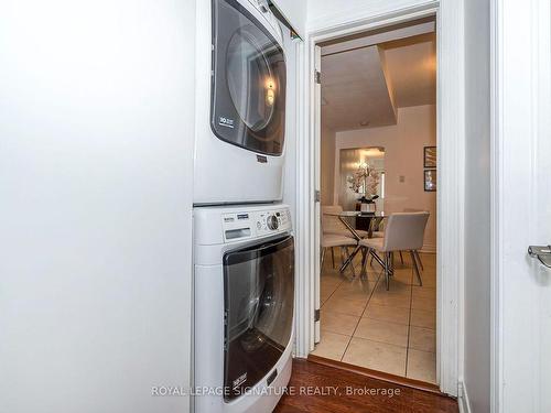 181 Earlscourt Ave, Toronto, ON - Indoor Photo Showing Laundry Room