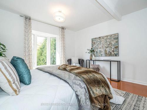 181 Earlscourt Ave, Toronto, ON - Indoor Photo Showing Bedroom