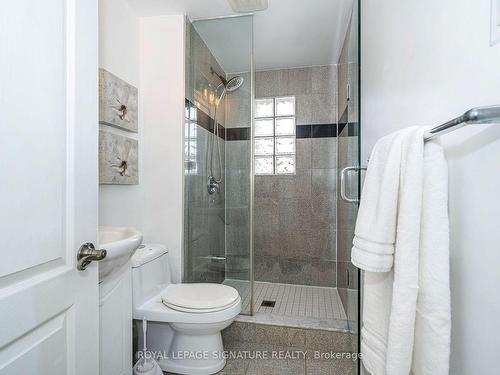 181 Earlscourt Ave, Toronto, ON - Indoor Photo Showing Bathroom