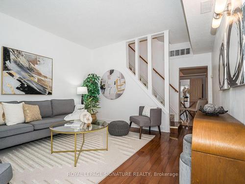 181 Earlscourt Ave, Toronto, ON - Indoor Photo Showing Living Room