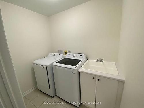 96 Baker St, Thorold, ON - Indoor Photo Showing Laundry Room