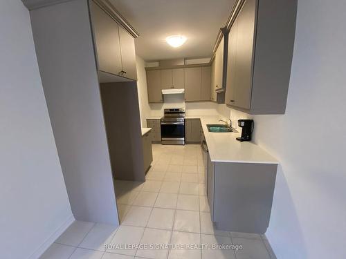 96 Baker St, Thorold, ON - Indoor Photo Showing Kitchen With Double Sink