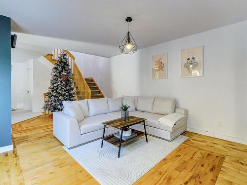 Salon - 1203 Rue St-Joseph, Chambly, QC - Indoor Photo Showing Living Room