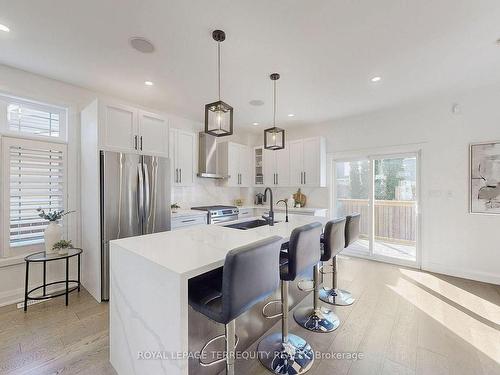 19 Johnston St, St. Catharines, ON - Indoor Photo Showing Kitchen With Stainless Steel Kitchen With Upgraded Kitchen