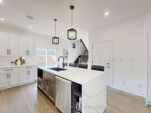 19 Johnston St, St. Catharines, ON - Indoor Photo Showing Kitchen With Upgraded Kitchen