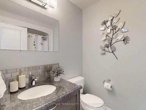 19 Johnston St, St. Catharines, ON - Indoor Photo Showing Bathroom